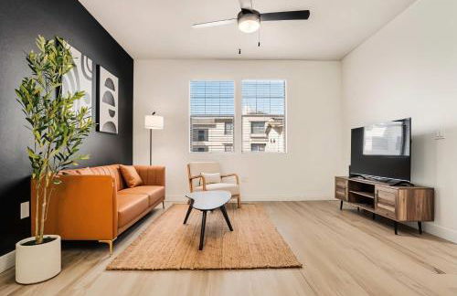 Boulevard Stays Chic 1BR Near Stadium Pool Access Gym & Free Parking - Photo 7