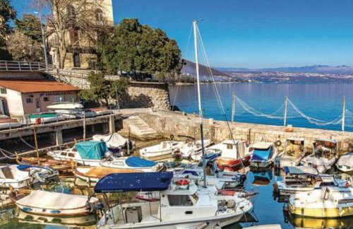 Comfy And Warm Ap With Balcony Surrounded With Beautiful Nature - Foto 15