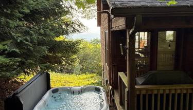 Cabin with amazing long-range mountain views, hot tub, fire pit, EV connection - Foto 3