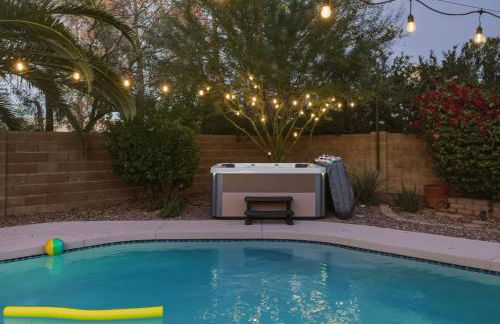 Sparkling Saltwater Pool - Spa - Firepit - WiFi - 4BR 3BA - Near Top Golf Courses - Foto 7