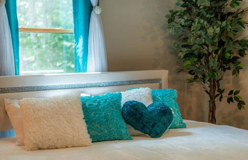 Leaf Peeper's - HUGE deck, pizza oven, Pac-man! - Photo 41