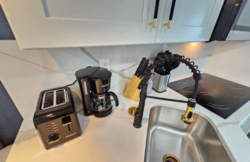 The Hideaway DT Orlando Tiny Home w Free Parking - Foto 12