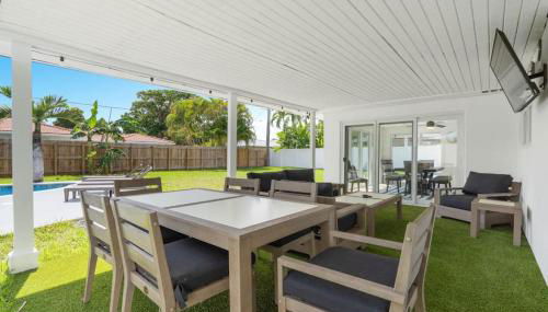 Delilas Chic 3 Bedroom 2 bath Abode with Heated Pool - Foto 2