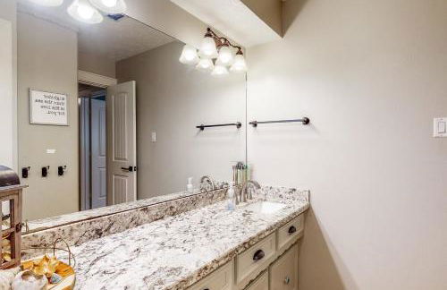 Pool, Hot Tub and Pool Table! Grand Home in Tomball - Foto 24