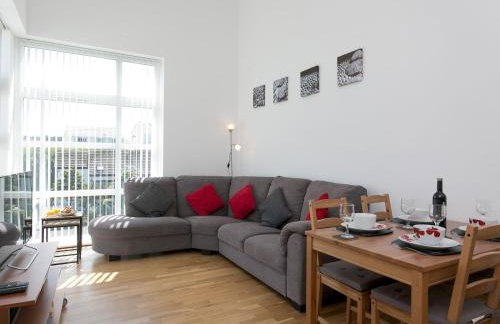 2 Bed Sea View Apartment with Balcony Parking - Pass the Keys - Foto 4