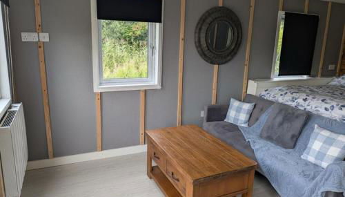 Tranquil Cabin Retreat- Sleeps 2 Parking - Foto 3