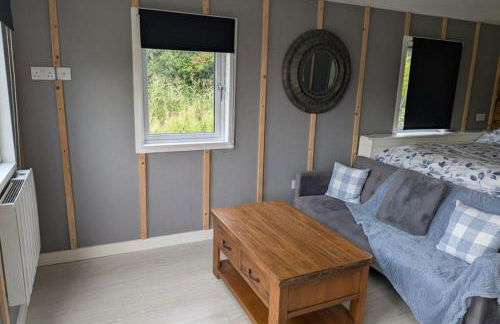 Tranquil Cabin Retreat- Sleeps 2 Parking - Foto 3