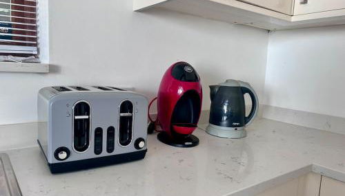 Your Lake side Retreat Sleeps 10-12 Nr Park & Sea - Foto 3