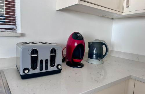 Your Lake side Retreat Sleeps 10-12 Nr Park & Sea - Photo 3