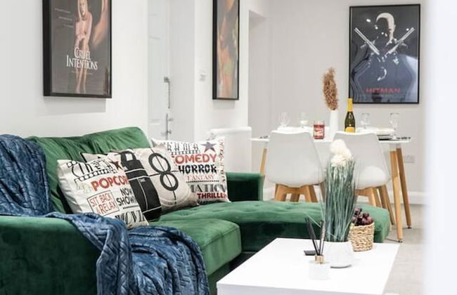 Livestay - 2 Bed Hollywood Movie Themed Apt - Foto 22