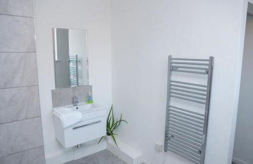 Luke Stays - Front Street - Foto 8