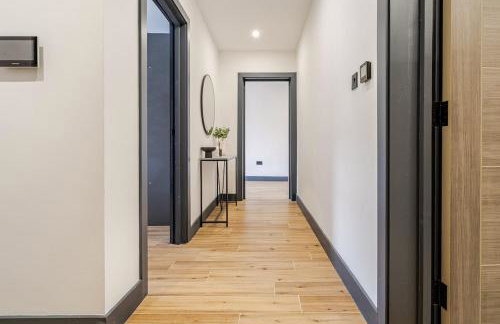 Luxury Apartment Close to Elstree & Borehamwood Station - Photo 2