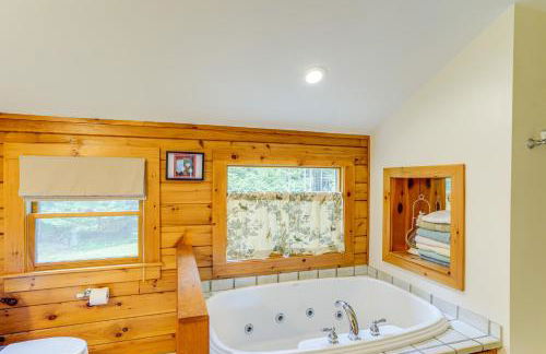 Spacious Wilmington Cabin Walk to Lake - Foto 20