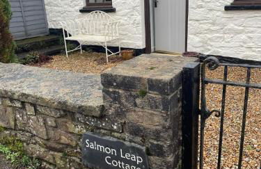 Cosy River Cottage in Brecon with a Fireplace - Photo 12