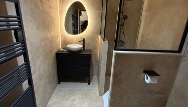 Le Cocon 4 Saisons - Les Domaines de LArselle à Chamrousse 1700 - Droseras A14 - Classé 3 étoiles - Foto 2, Shower