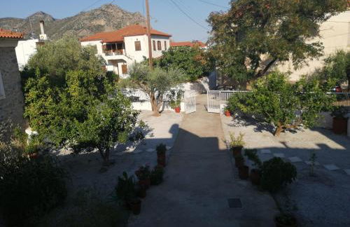 Sunny cozy House with grand courtyard - Foto 13