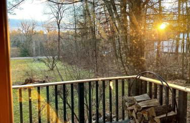 Modern A-Frame Cabin with Loft, Firepit and Grill - Foto 30