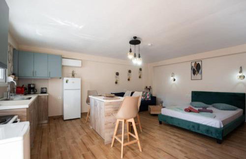Stergios Suite with Private Jacuzzi - Photo 14