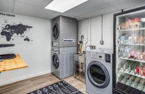 Newly remodeled bright studio - Photo 14