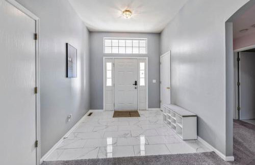 Modern Comfort Loves Park - Stylish 3BR Getaway - Foto 58