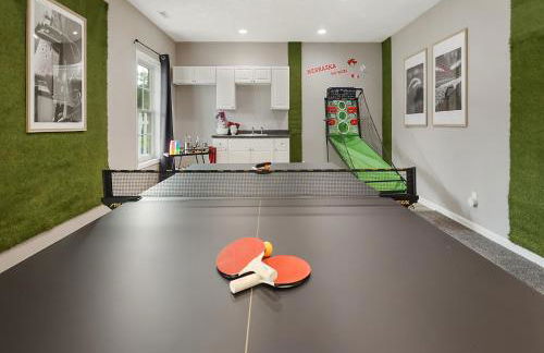 Charming 5BD - UNL 5mins - BBQ, Games & Backyard - Foto 15