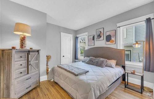 Stylish Retreat by Shaker Square, Fast WiFi, Porch - Foto 3