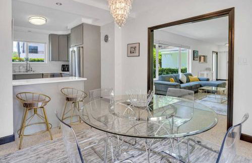 Modern Tropical Pool House North Miami Hot Tub - Foto 3