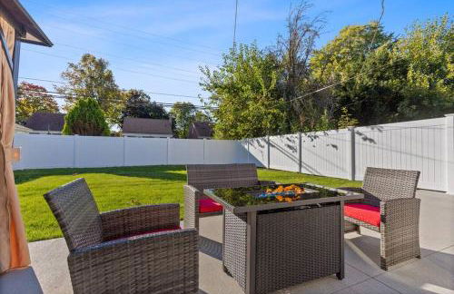 Dark House With HotTub TV in Rooms - Foto 38