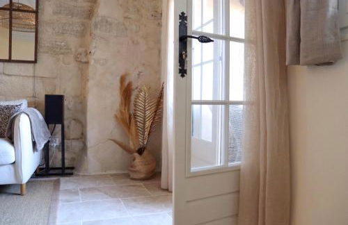 La Grande Bourgade-Authentique Maison en Pierre avec Terrasse Climatisation au Cœur d'Uzès - Foto 9