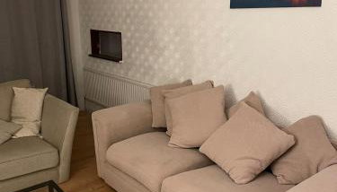 10 mins from Gatwick, jacuzzi, 8 persons - Foto 5