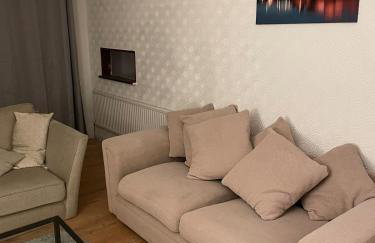 10 mins from Gatwick, jacuzzi, 8 persons - Foto 5