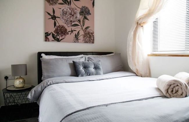 Rural Lodge Retreat With Hot Tub - Photo 17