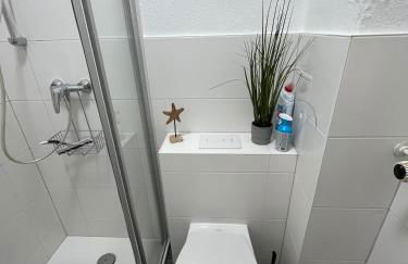 Best Preis Stadtperle 1- Stadtzentrum Wittenberge Modernes Ambiente max 3 Personen Einzelzimmer voll ausgestattet mit MagentaTV, WLAN, Waschmaschine - Foto 18