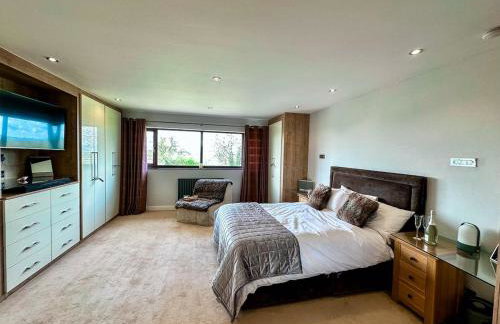 Dog-Friendly Country Home, Woodburner, Private Fields & Hot Tub! - Photo 47