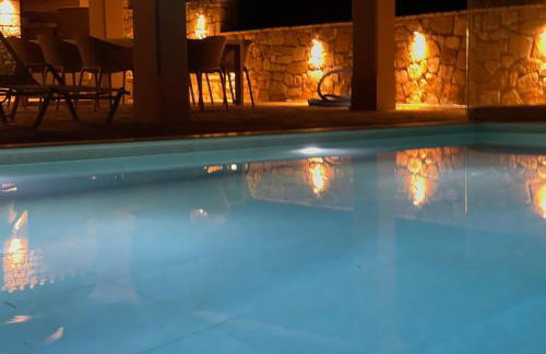 Villa Ozias a modern,spacious, swimmig pool villa. - Foto 33