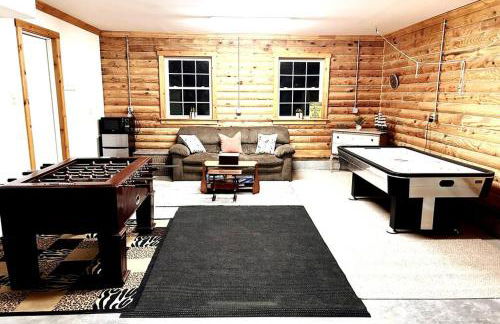 One of a Kind Rustic Log Cabin near Bryce Resort - Large Game Room - Fire Pit - Large Deck - BBQ - Foto 16