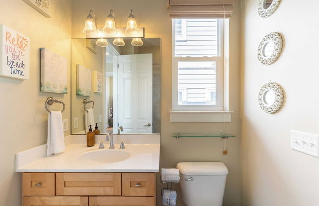 Doctor's Orders by Avantstay 5 Mins TO Beach! w/ Community Pool & Hot Tub! - Photo 41