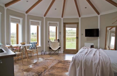 Nether Farm Roundhouses - Henmore Water & Sturston Winds with hot tubs - Bradley Wood no hot tub - Foto 31