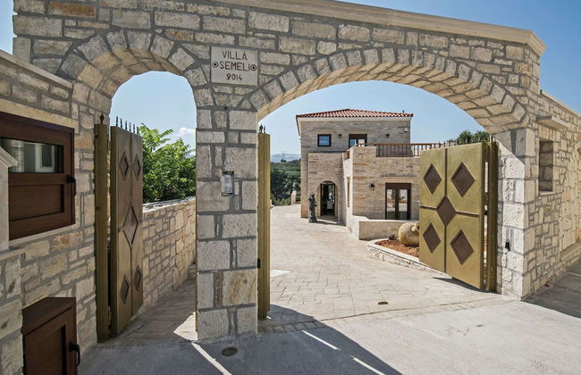 Luxurious Villa With Private Pool, Near a Couple of Restaurants & Sandy Beach - Foto 3