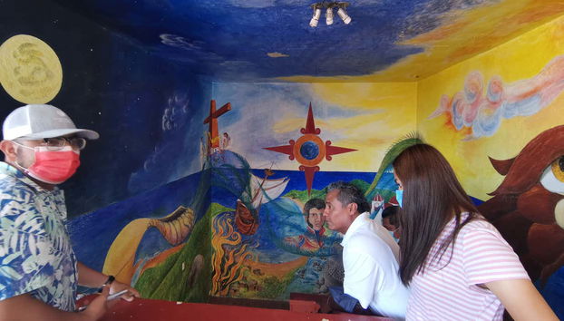 Contemplando i murales di Santa María Huatulco