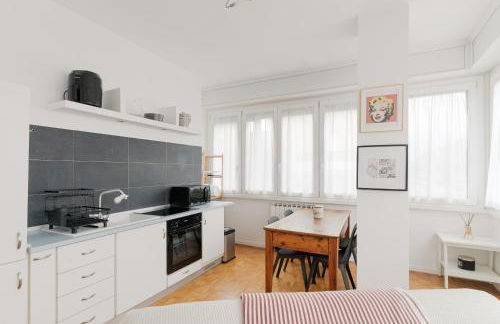 GuestHost - Milano Bright Apartment with parking - Foto 1