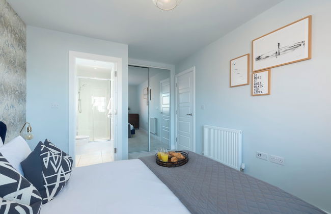 Elliot Oliver - 2 The Old Surgery: Stunning 4 Bedroom Home With Parking In Cheltenham - Photo 3