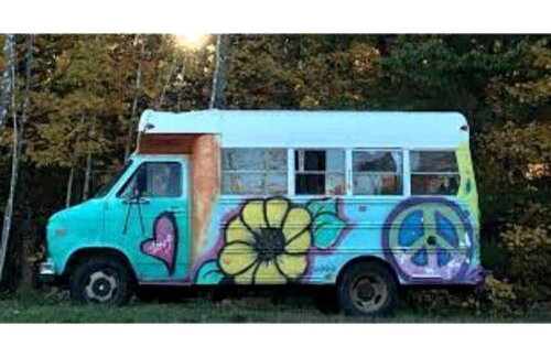 Vintage Short Bus Vacation Rental Nestled in the Forest near North Conway, New Hampshire - Foto 4