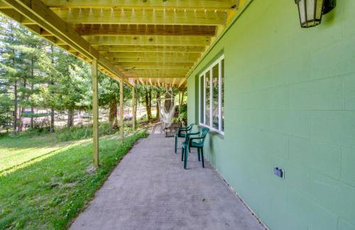 Cabin Getaway with Private Dock, Walk to Trail! - Foto 27