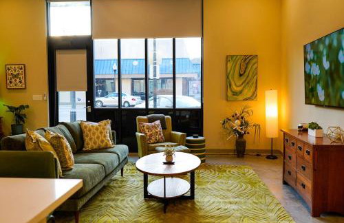 Peridot Suite - NEW 2bdrm 2bath Loft near Mass! - Photo 33