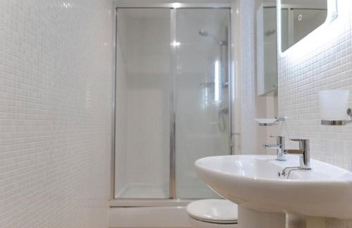 Cardiff Bay Retreat 2 Bed Apartment Free Parking - Foto 4