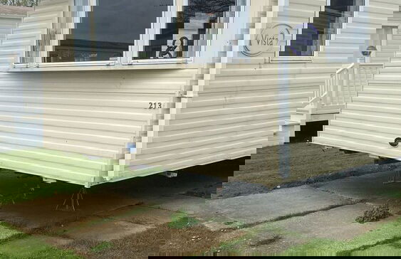 3 Bedroom Caravan - Sleeps 8 - Parking, Wifi, Pool - Photo 17