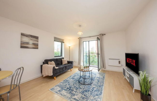 Beautiful 1-bed Apartment in Salford - Photo 8