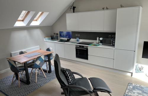 River Vista Retreat - Luxury duplex Apt - Views - Parking - Cycle storage - Spa access option - Foto 10