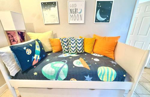 Disneyland Dream Villa 5 BR 3 BA Arcade Games - Foto 36